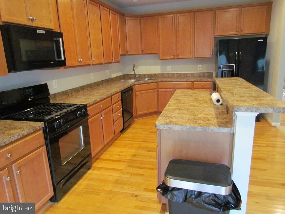 43661 Evening Primrose Ct, California, MD 20619 House Rental in California, MD