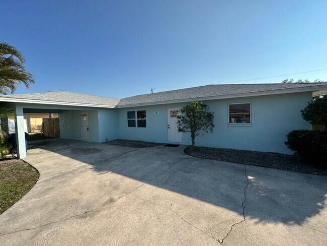 Foto del edificio - 155 Englewood Heights Rd