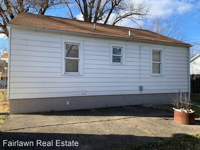 Building Photo - 2 br, 1 bath House - 406 S. Lynn St.