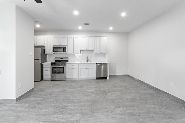 Foto del edificio - 6134 Brookfield Dr