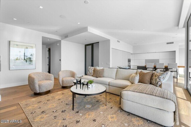 Foto del edificio - 6311 E Phoenician Blvd