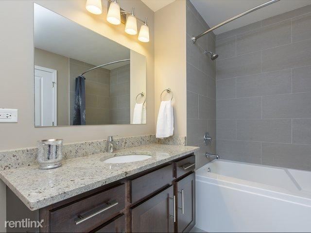 Building Photo - 2 br, 1 bath Condo - 2222 S Michigan St