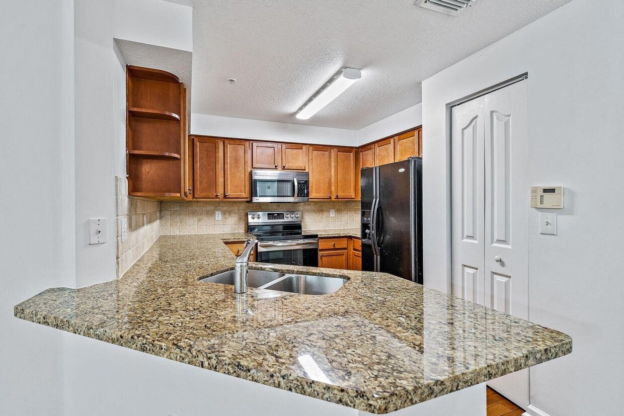 Primary Photo - 255 Murcia Dr