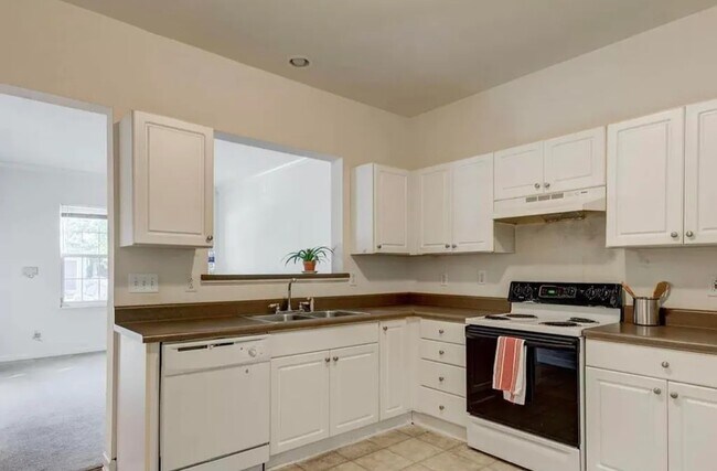 Foto del edificio - 136 Blue Crest Ln