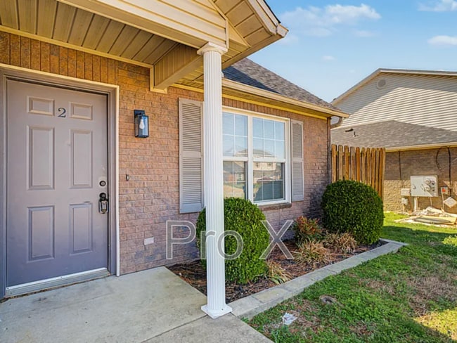 Building Photo - 3403 SW Victoria Pl