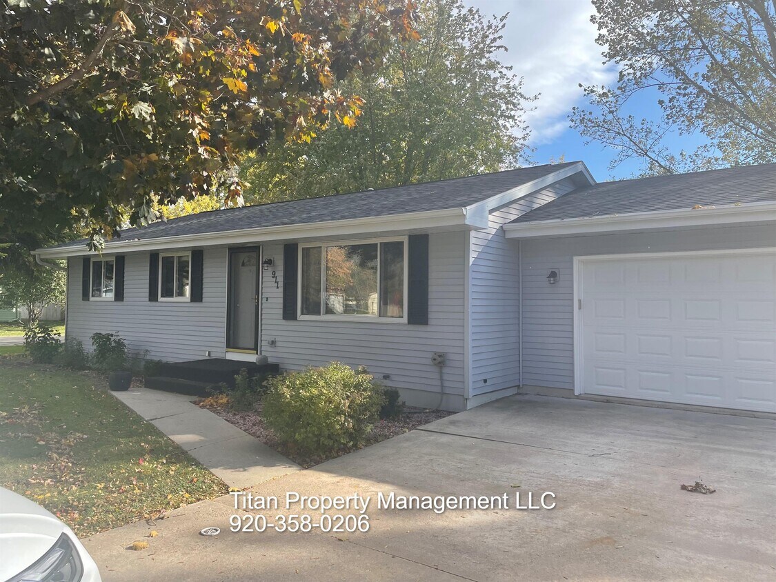 911 Oak St, Winneconne, WI 54986 House for Rent in Winneconne, WI