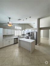 Building Photo - 694 Riverband Pl