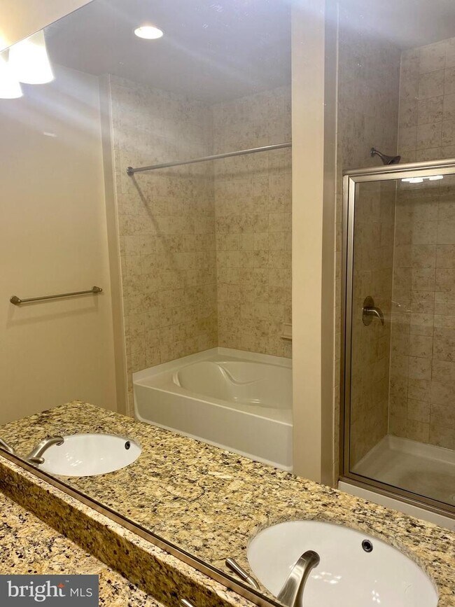 Building Photo - 2517 Sayles Pl SE
