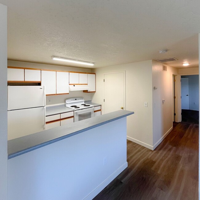 Building Photo - 3173 S Apple St