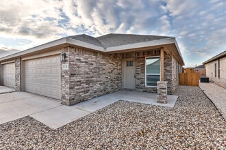 Building Photo - 5517 Kemper St