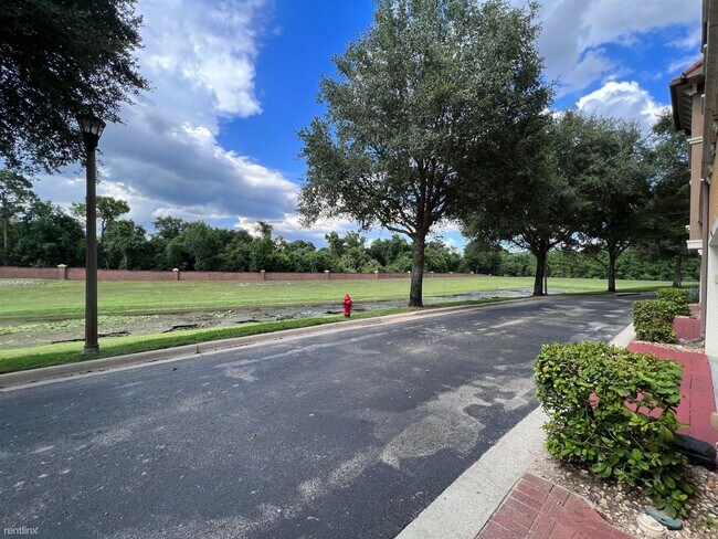 Foto del edificio - 4 br, 3.5 bath Townhome - 4524 Messina Dr