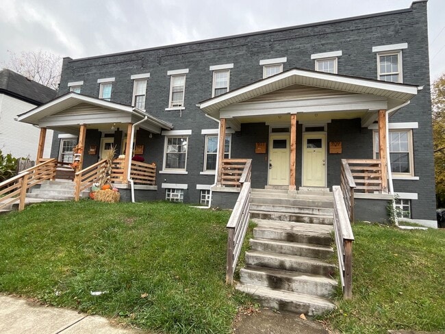 Building Photo - 909-915 Wilson Ave