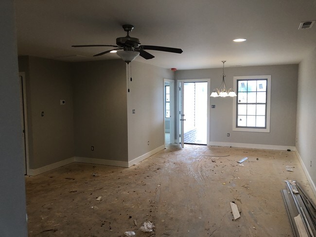 Building Photo - 1126 Frazier St
