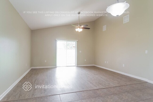 Foto del edificio - 1455 Litchfield Dr