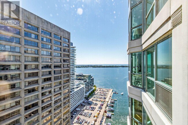 Photo du bâtiment - 10 Yonge St