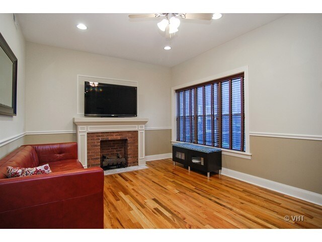 Building Photo - 1625 W North Shore Ave