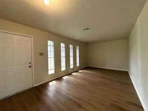 Building Photo - 6023 Belarbor St
