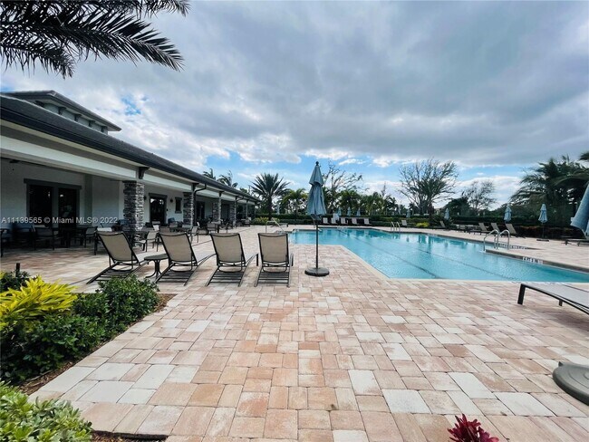 Building Photo - 4815 indio Trl