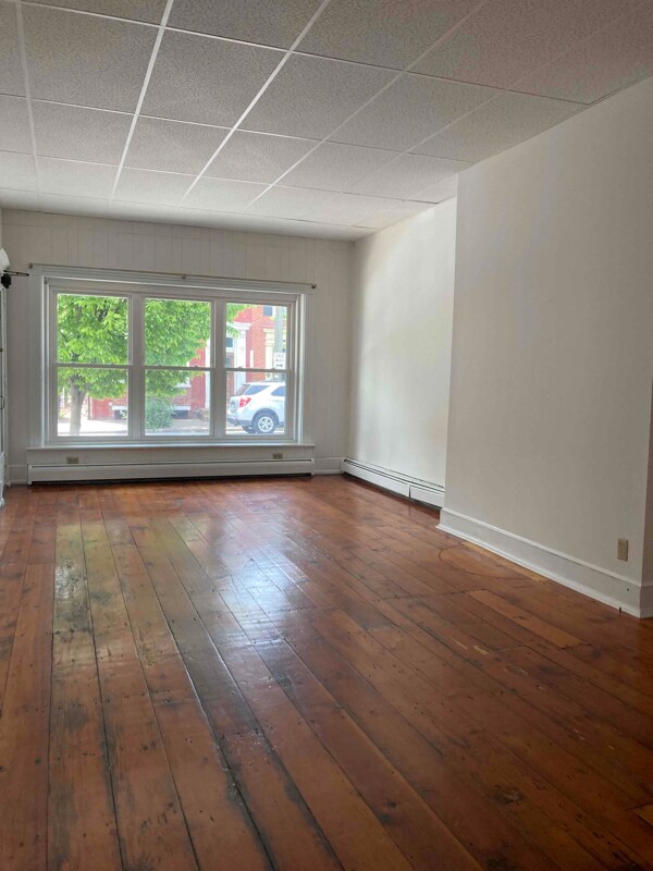 Foto del edificio - 217 E Walnut St