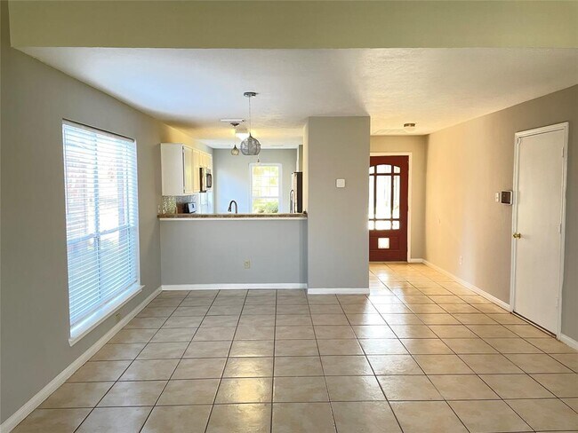 Building Photo - 3614 Villa Glen Dr
