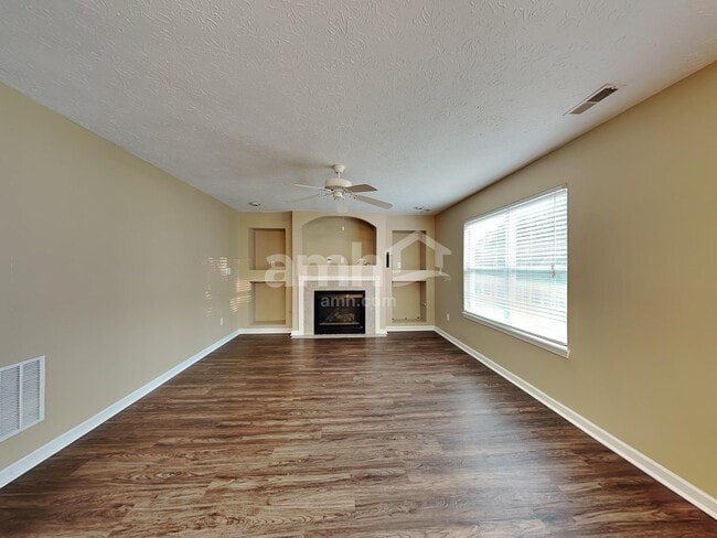 Foto del edificio - 5391 Ripplingbrook Way