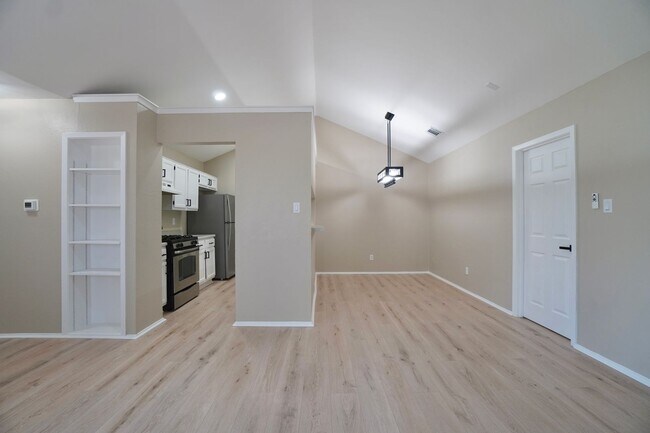 Building Photo - 508 Greenlawn Blvd