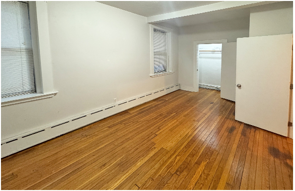 Building Photo - 918 Cambridge St