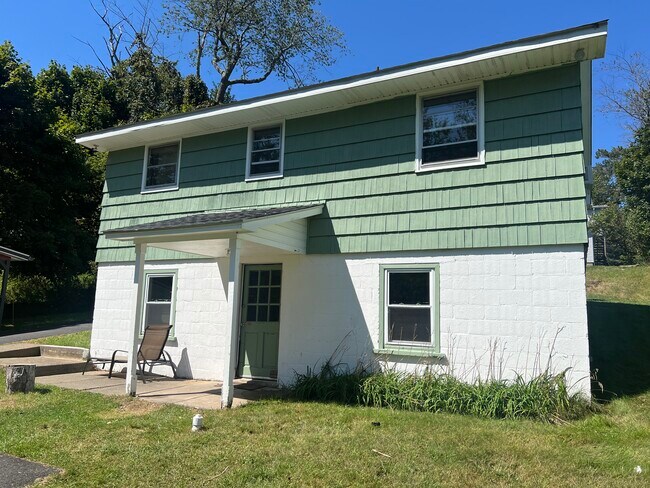 Building Photo - 1562 Prospect St