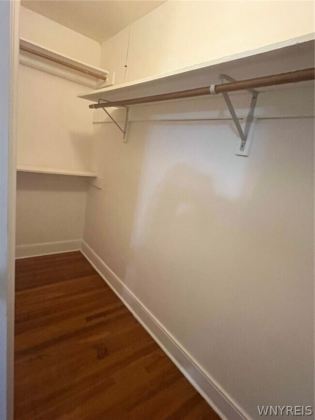 Foto del edificio - 19 Hodge Ave