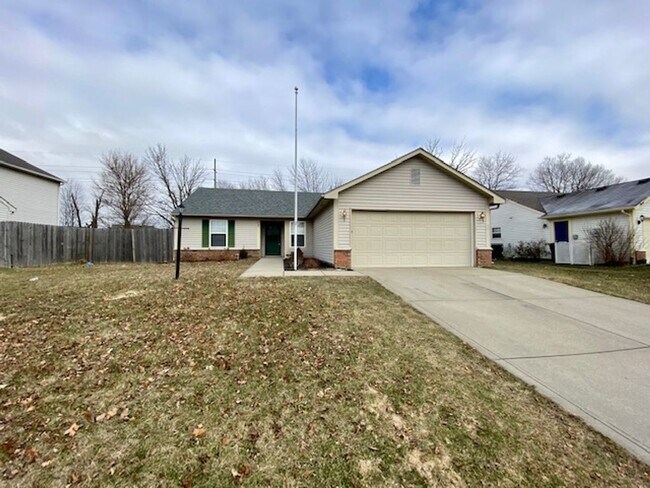 Building Photo - Wonderful 3 Bedroom 2 Bathroom Ranch Style...
