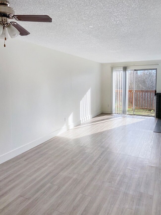 Interior Photo - West on Murray Apartments