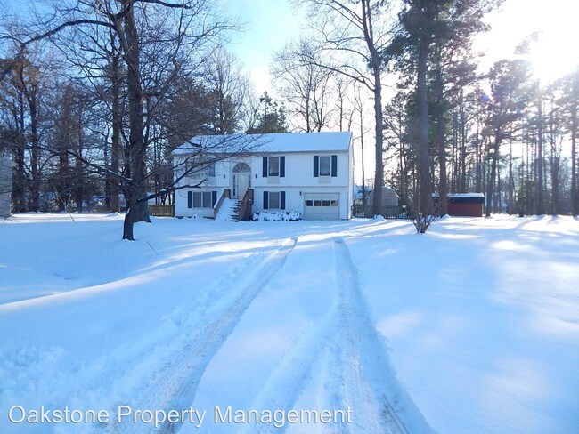 Building Photo - 4 br, 3 bath House - 48 Hall Ct.