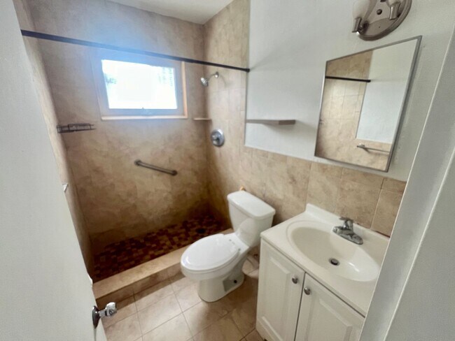 Foto del edificio - Excellent location in the heart of south beach!