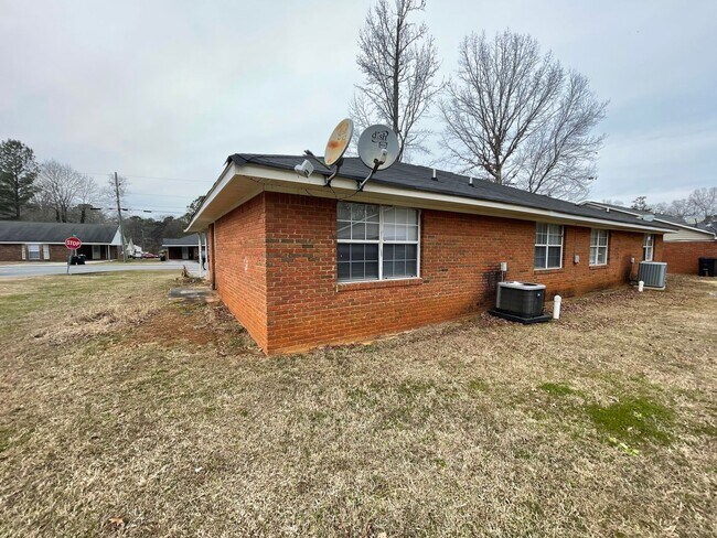 Foto del edificio - 13 Woodcreek Way SW