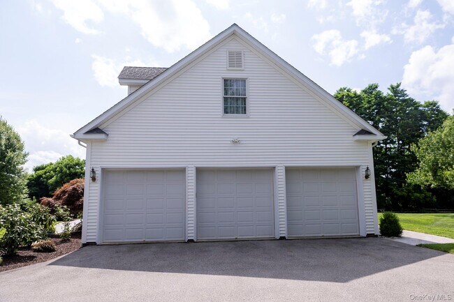 Building Photo - 209 NY-343