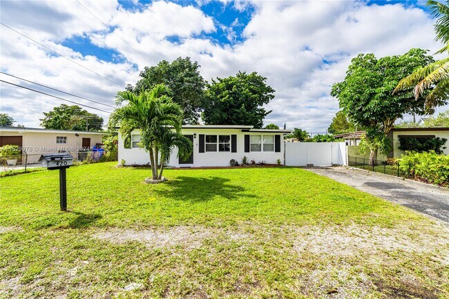Building Photo - 420 S 61st Terrace