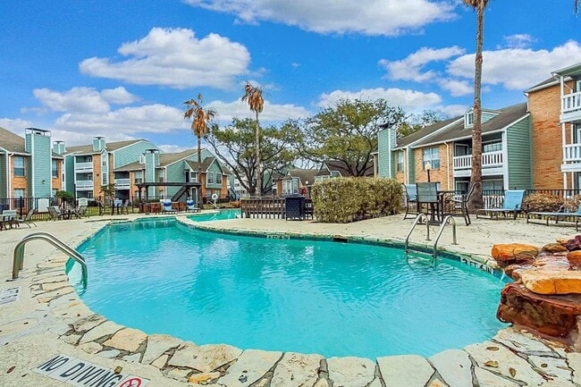 Building Photo - Oaks at Greenview