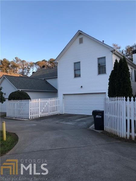 Building Photo - 745 Gardenside Cir SE