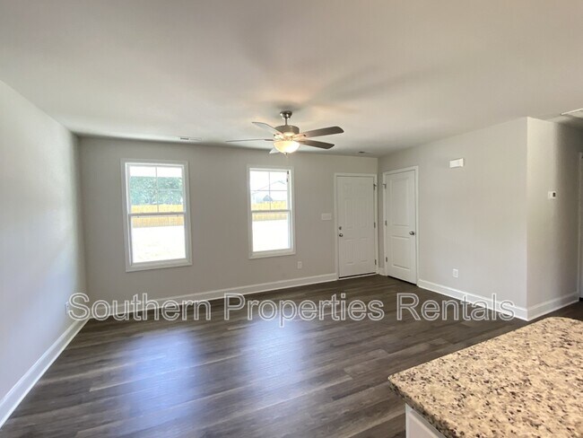 Building Photo - 529 Hamlet Dr