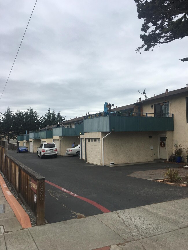 Foto del edificio - 326 Carmel Ave