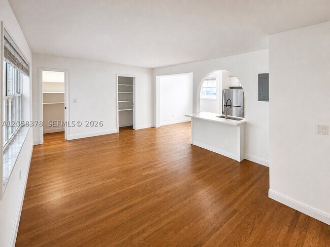 Foto del edificio - 1561 W 2nd Ct