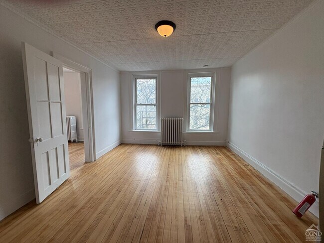 Foto del edificio - 612 Warren St