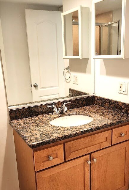 Building Photo - 5600 Collins Ave