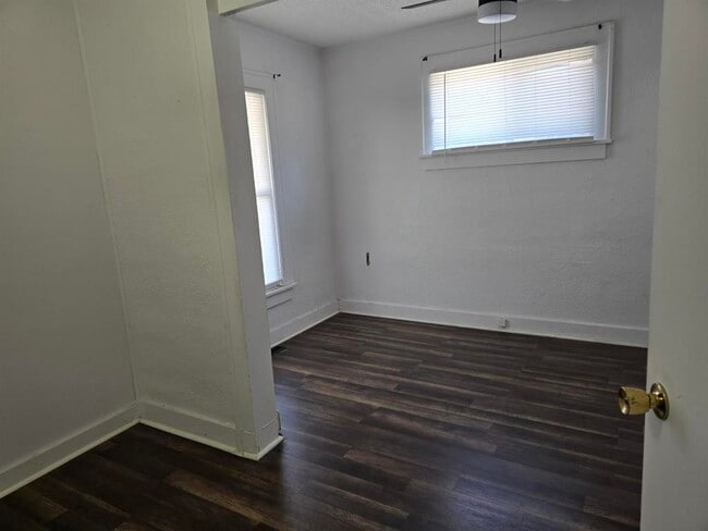 Building Photo - 1529 Illinois St
