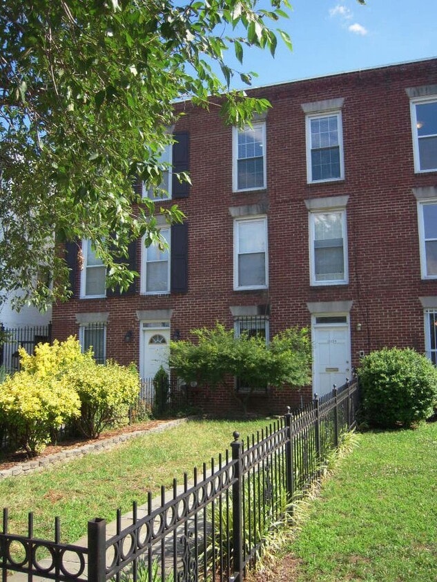 Primary Photo - Updated 1BR/1Ba - East Capitol Hill