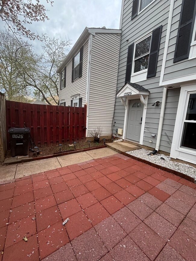 Building Photo - 13525 Demetrias Way