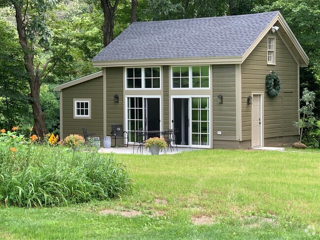 Building Photo - 1684 County Rd 83