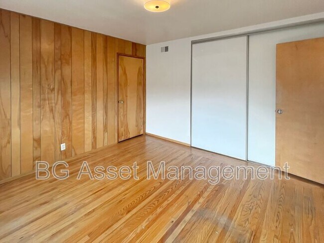 Foto del edificio - 540 Madison St