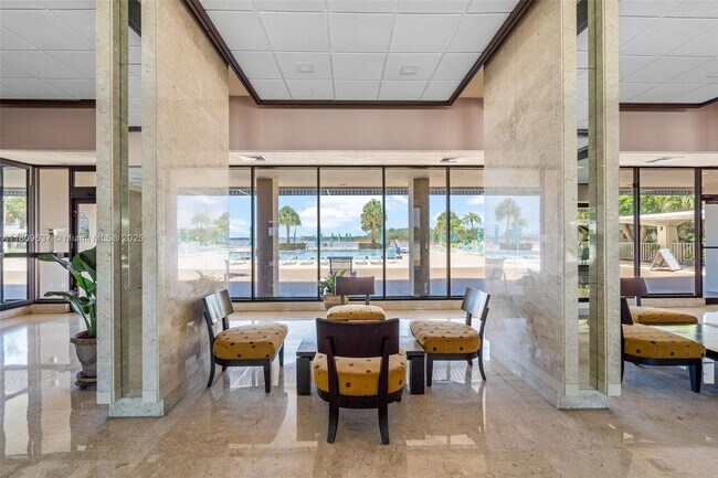Building Photo - 300 Bayview Dr