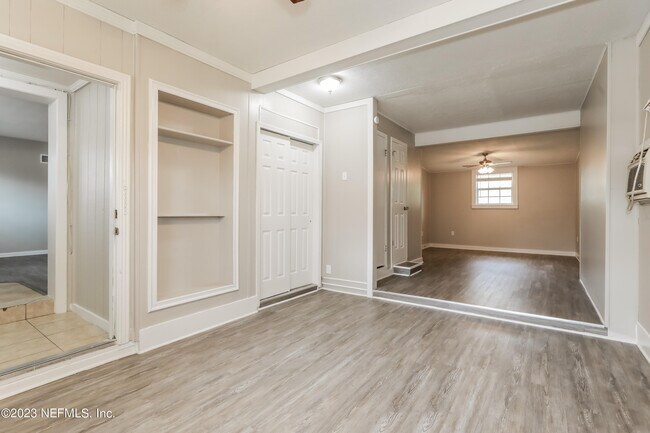 Building Photo - 3114 Hampton Ave E